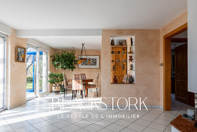 Maison - 202 m² - 6 pièces