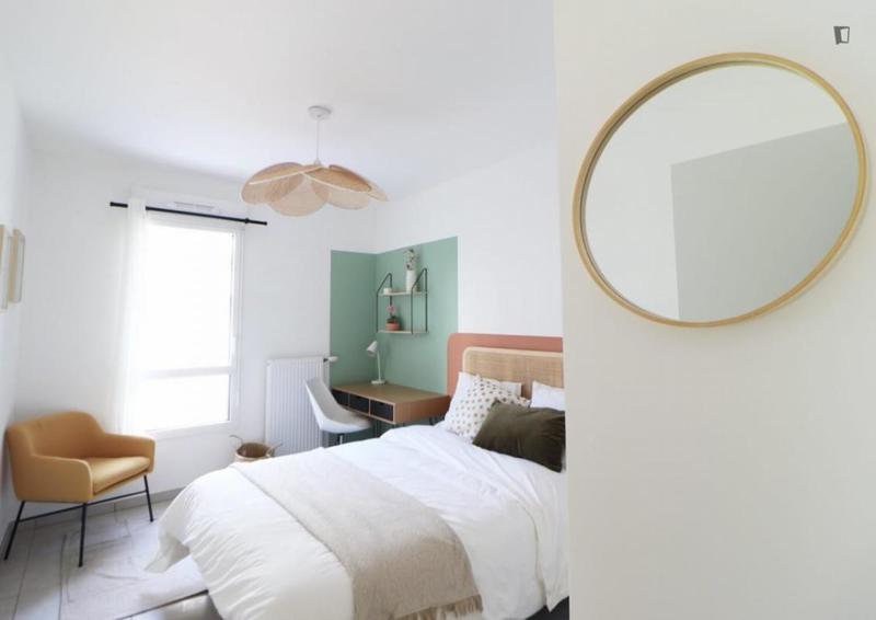 Chambre - 11 m² - 5 pièces