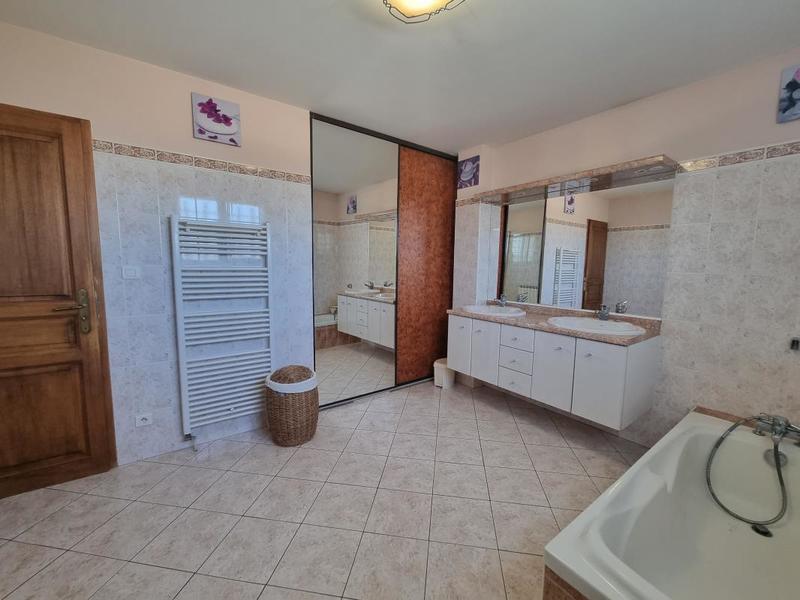 Maison - 154 m² - 4 pièces