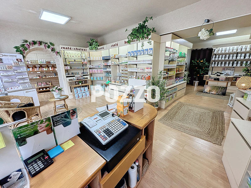 Local commercial - 84 m² - 5 pièces