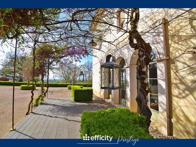 Maison - 400 m² - 8 pièces