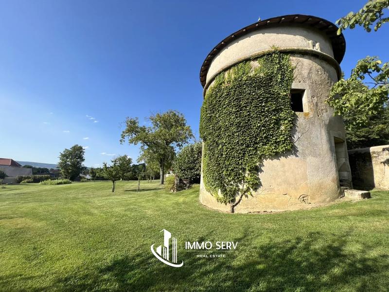 Maison - 600 m² - 16 pièces