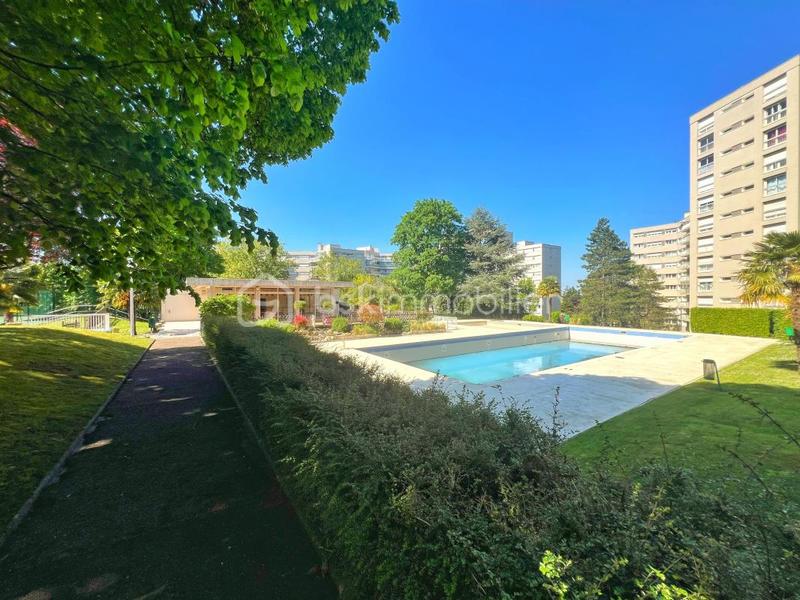 Appartement - 95 m² - 5 pièces