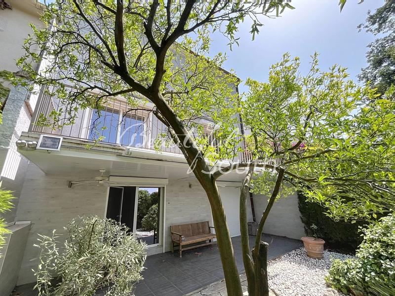 Maison - 200 m² - 6 pièces