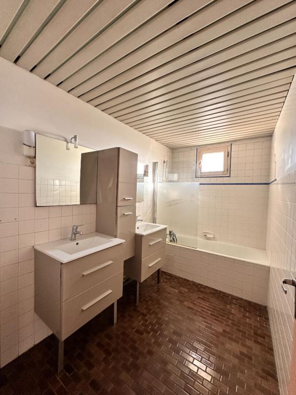 Appartement - 111 m² - 3 pièces