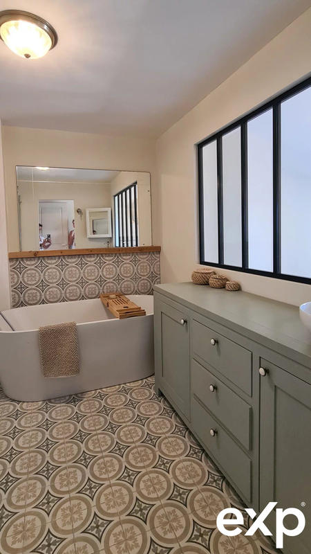 Maison ancienne - 185 m² - 8 pièces