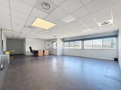 Local d'activités - 222 m² - 5 pièces