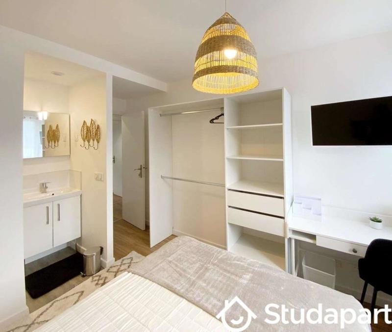 Chambre - 9 m² - 1 pièce