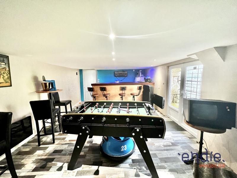 Maison - 372 m² - 12 pièces