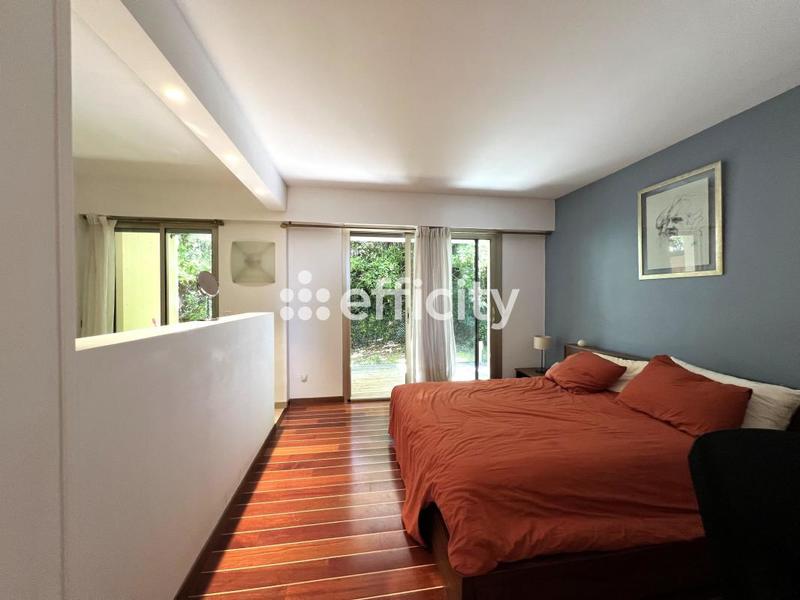 Appartement - 95 m² - 3 pièces