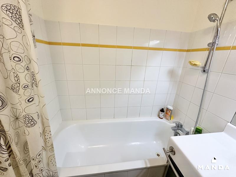 Chambre - 11 m² - 3 pièces