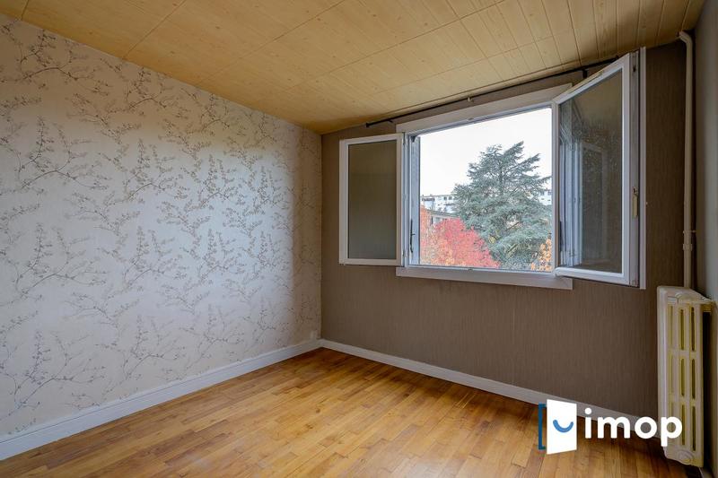 Appartement - 80 m² - 5 pièces