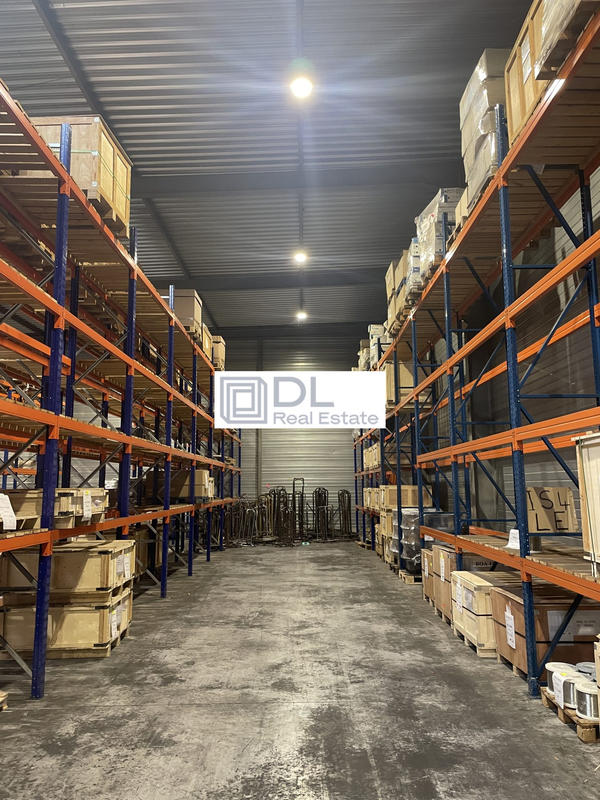 Entrepôt - 3 000 m²