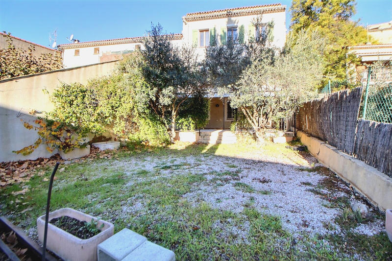 Maison - 277 m² - 14 pièces