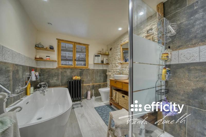 Maison de village - 320 m² - 15 pièces