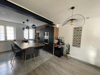 Maison - 96 m² - 4 pièces