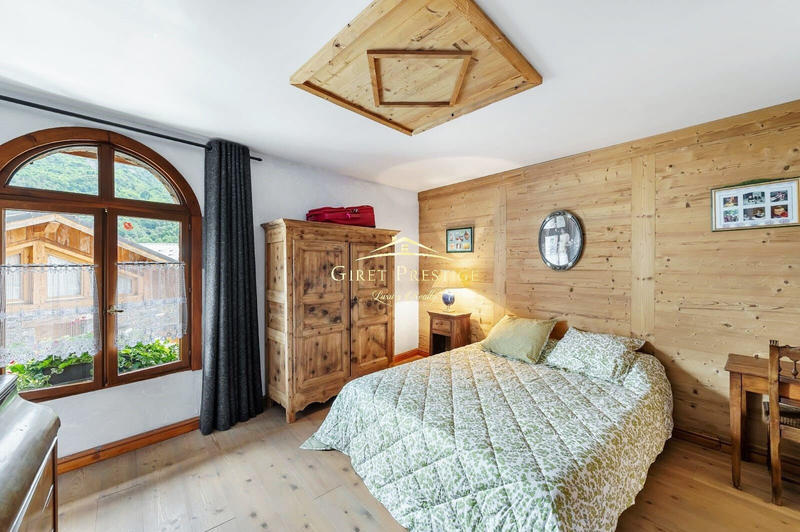 Maison - 204 m² - 10 pièces