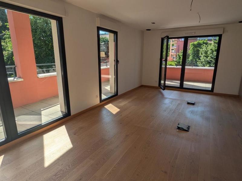 Appartement - 186 m² - 4 pièces
