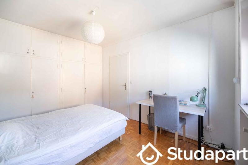 Chambre - 10 m² - 1 pièce