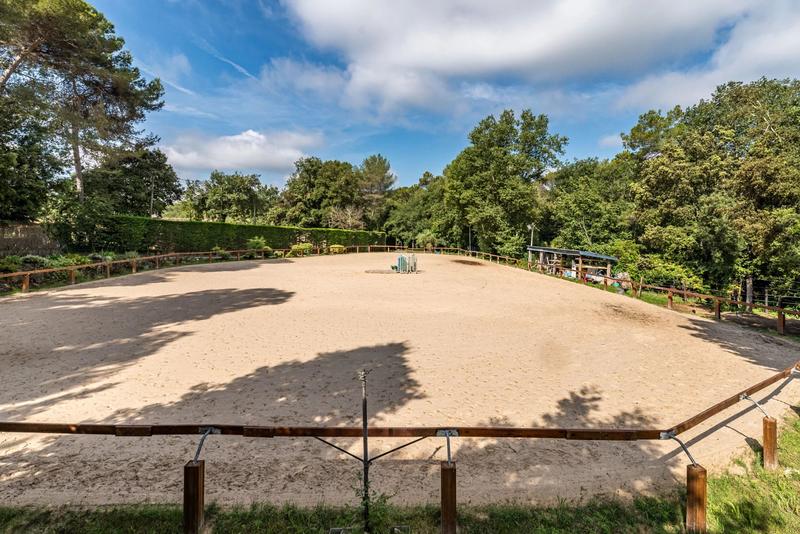 Maison - 358 m² - 10 pièces