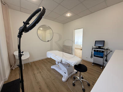 Local commercial - 37 m² - 2 pièces