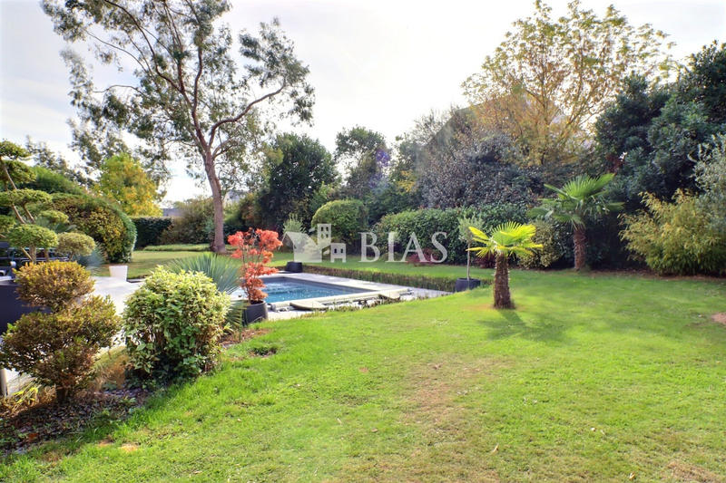 Maison contemporaine - 197 m² - 6 pièces