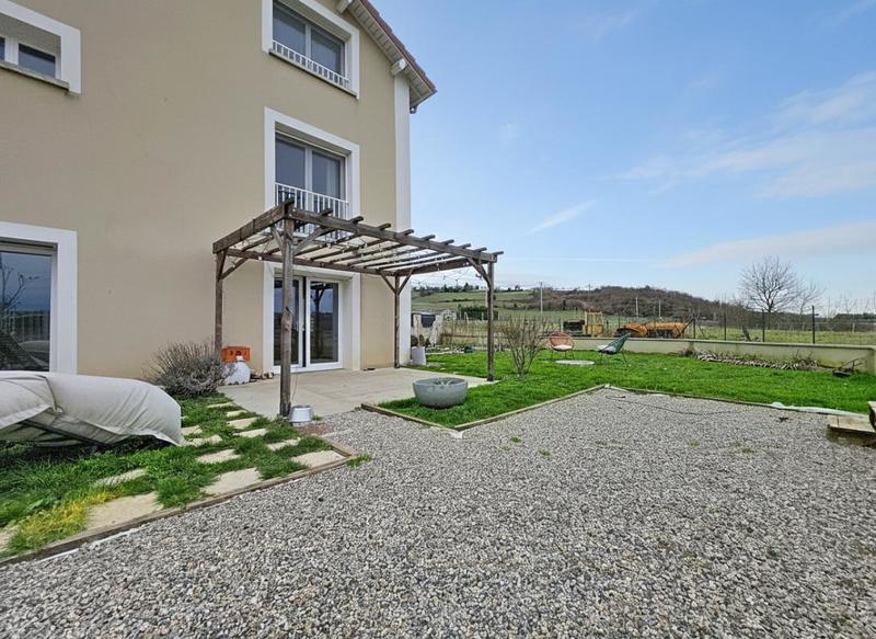 Maison - 97 m² - 3 pièces