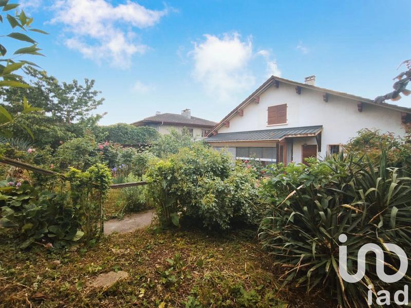 Maison - 240 m² - 6 pièces