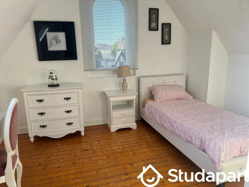 Chambre - 14 m² - 1 pièce