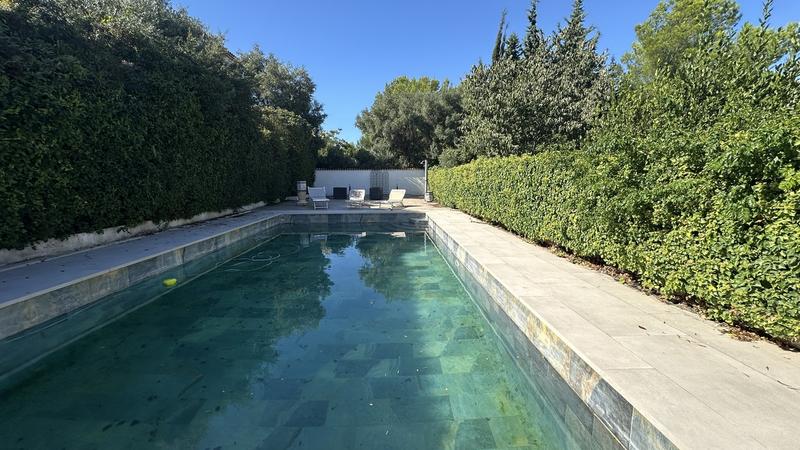 Maison - 220 m² - 10 pièces