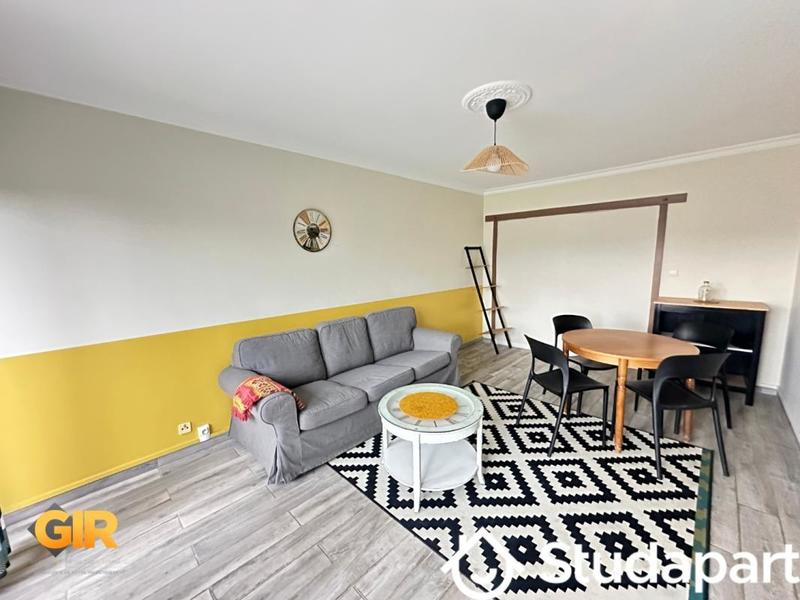 Chambre - 9 m² - 1 pièce