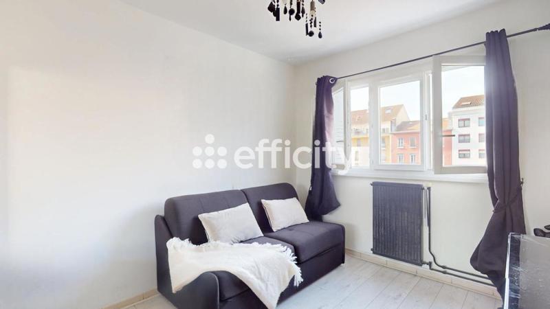 Appartement - 95 m² - 5 pièces