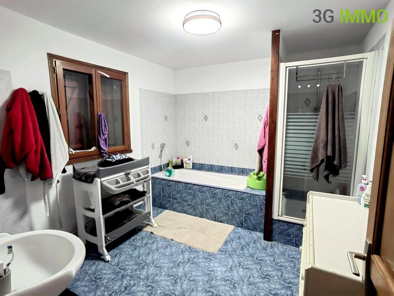 Propriété - 110 m² - 6 pièces