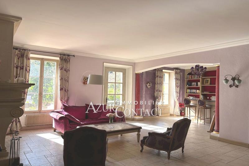 Maison - 277 m² - 7 pièces