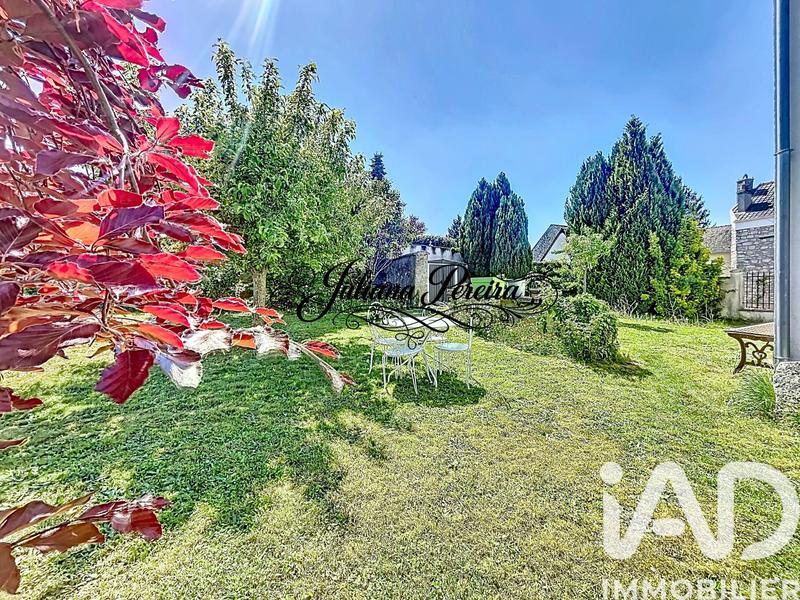 Maison - 205 m² - 9 pièces