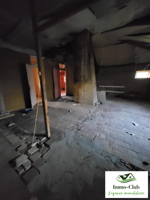 Maison ancienne - 180 m² - 3 pièces