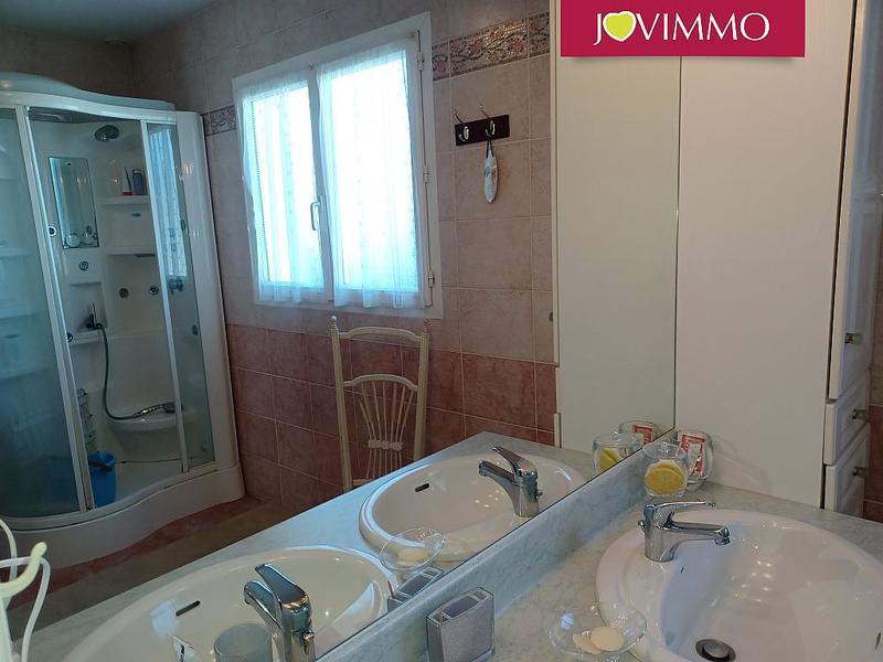 Maison - 205 m² - 7 pièces