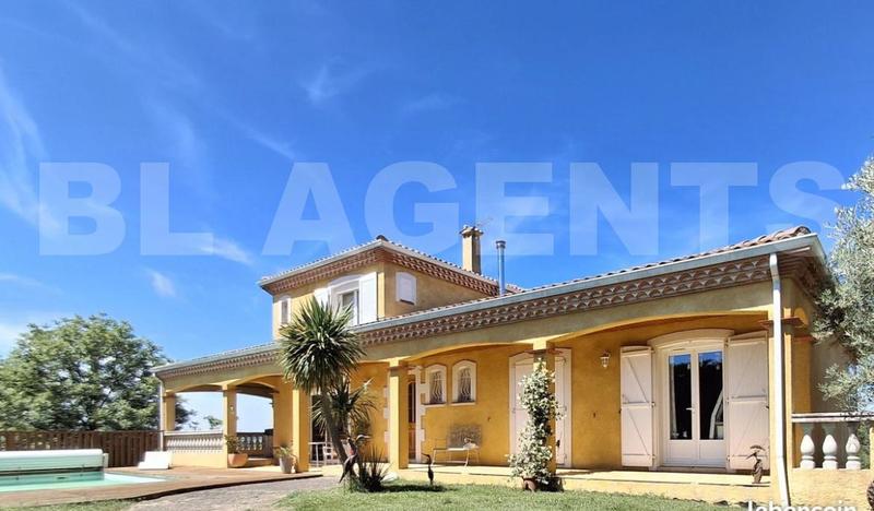 Maison traditionnelle - 193 m² - 7 pièces