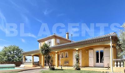 Maison traditionnelle - 193 m² - 7 pièces