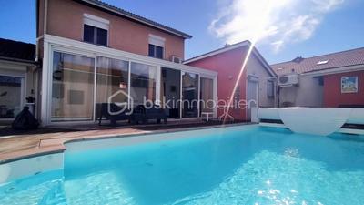 Maison de ville - 145 m² - 6 pièces