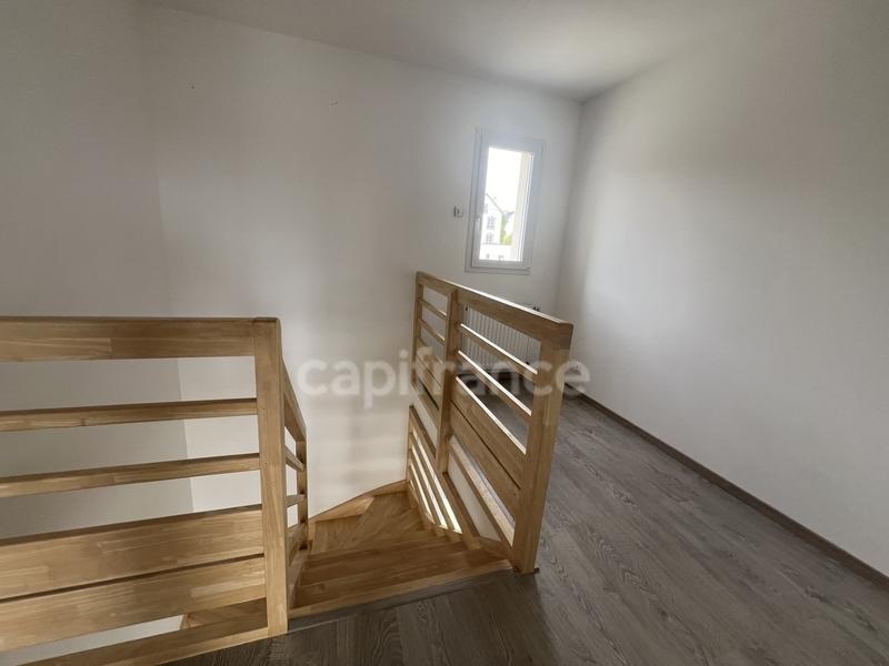 Maison - 90 m² - 5 pièces