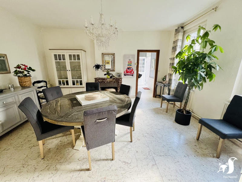 Maison - 186 m² - 7 pièces