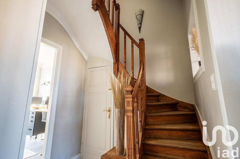 Maison - 260 m² - 9 pièces