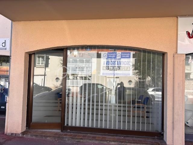 Local commercial - 47 m² - 2 pièces