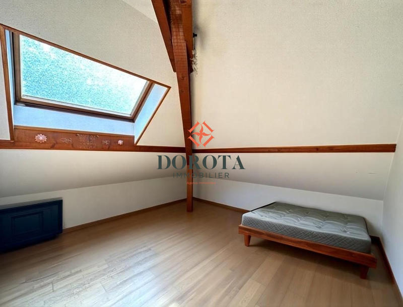 Maison - 182 m² - 9 pièces