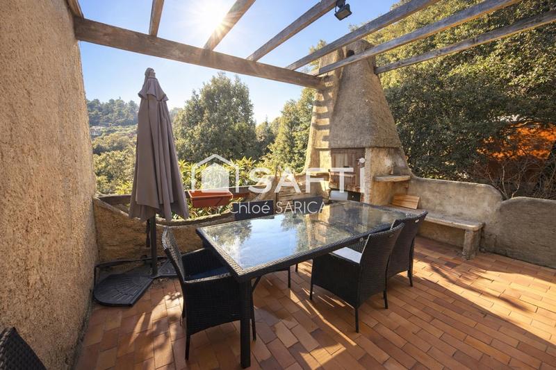 Maison - 247 m² - 6 pièces