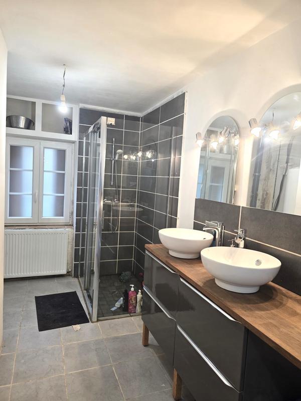 Maison - 163 m² - 8 pièces