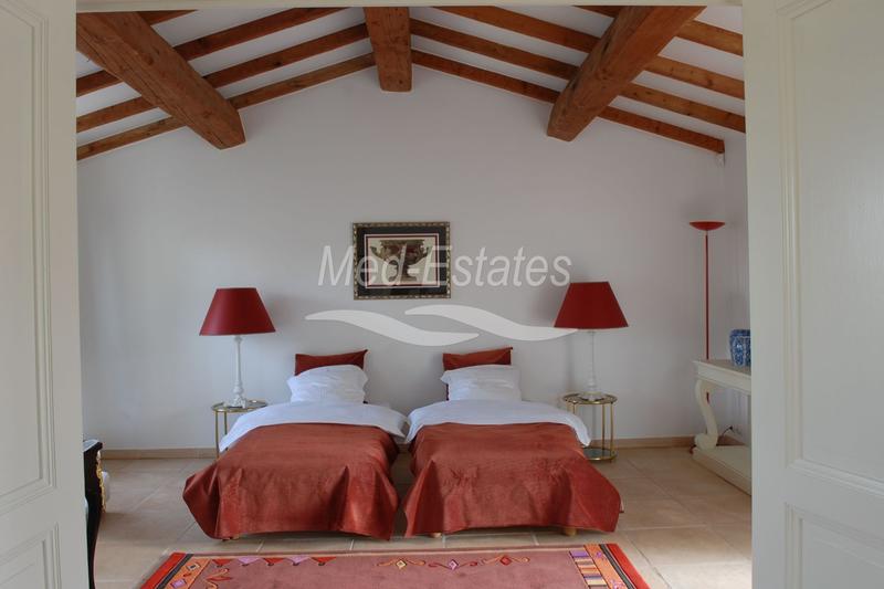 Demeure - 703 m² - 17 pièces