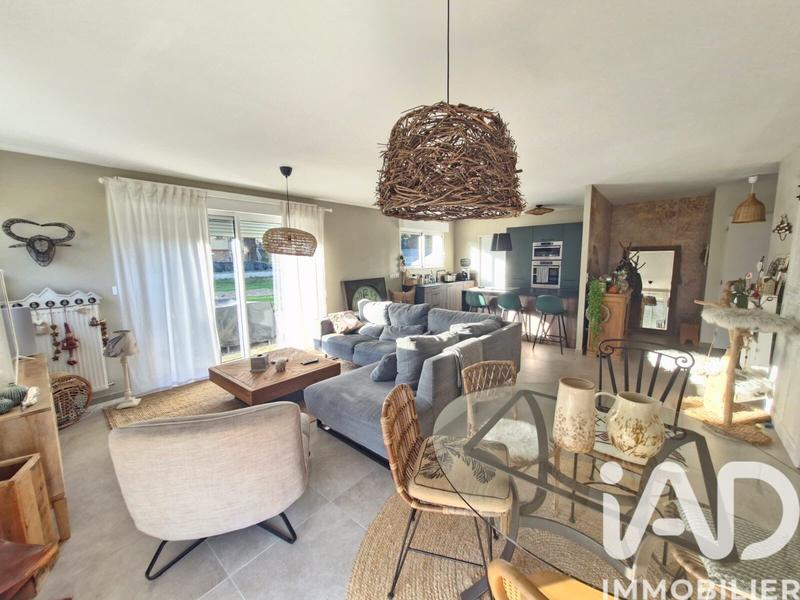 Maison - 98 m² - 5 pièces