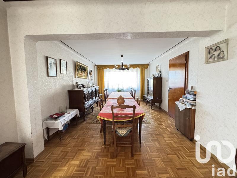 Maison - 195 m² - 7 pièces